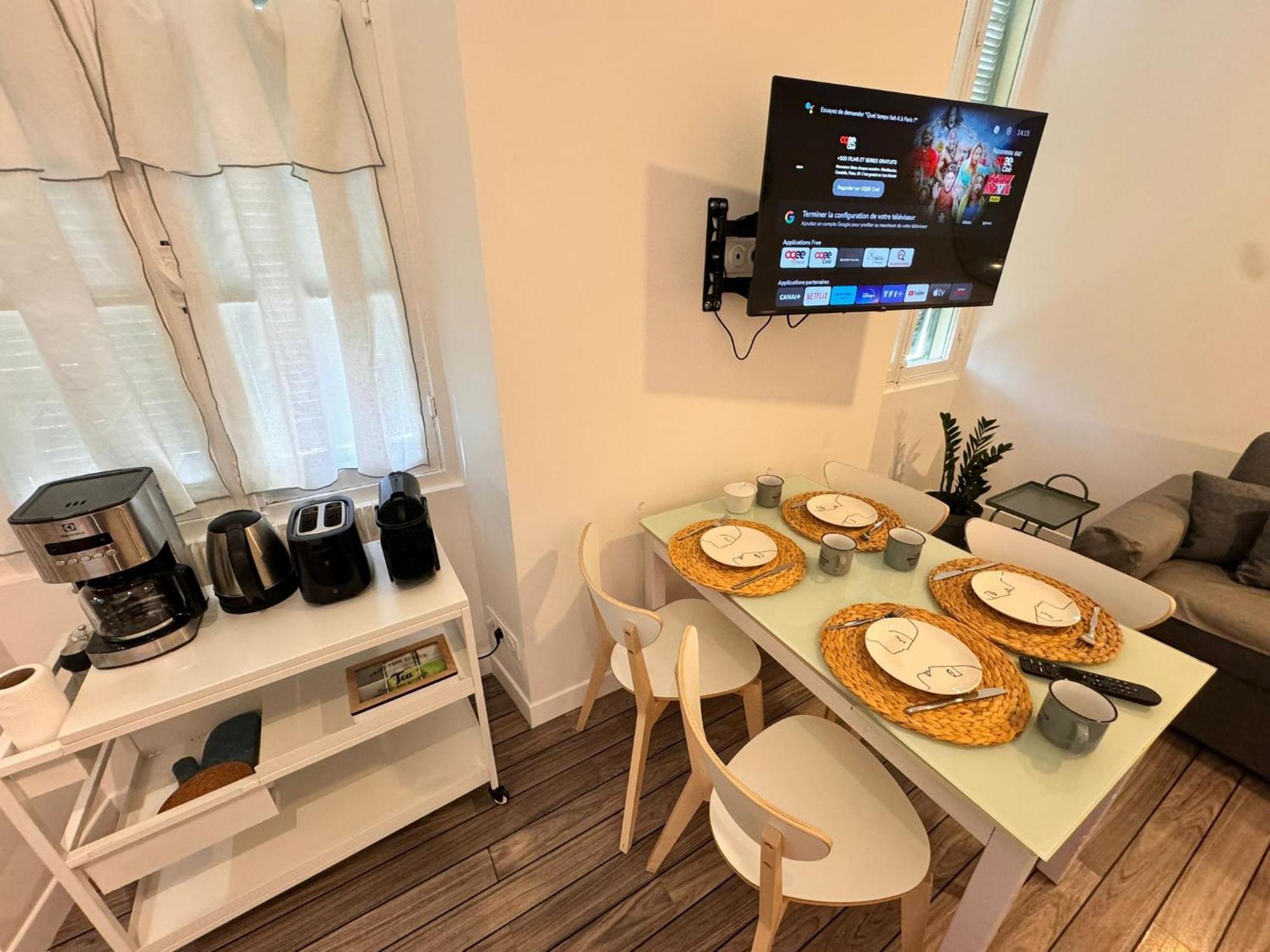 Carre D'or: Very Calm Cozy 2br, With Wi-fi Appartement