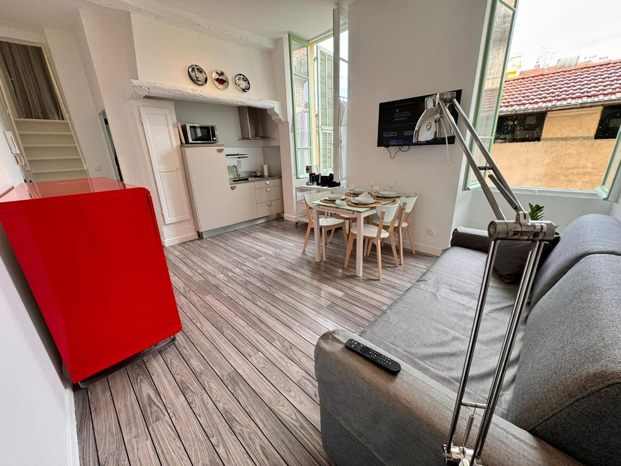 Appartement Carre D'or: Very Calm Cozy 2br, With Wi-fi Nice